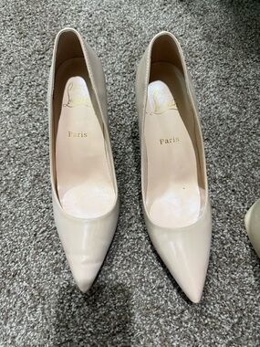 Source Unknown Beige Patent Pointed-Toe Heels, reposhing, wore once, too big